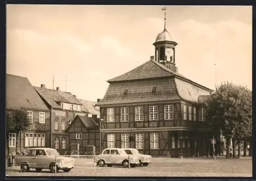 AK Boizenburg /Elbe, Rathaus mit Strassenpartie