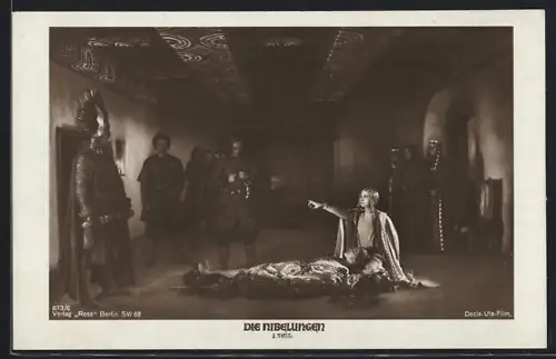 AK Ufa-Film Die Nibelungen 1.Teil, Siegfrieds Tod, Kriemhild beschuldigt Hagen des Mordes