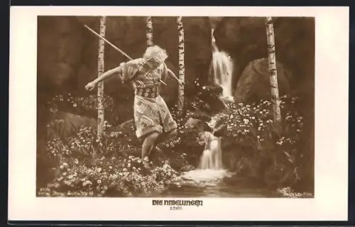 AK Die Nibelungen, Mann mit Speer in der Brust