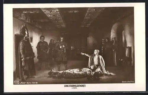 AK Ufa-Film Die Nibelungen 1.Teil, Siegfrieds Tod, Kriemhild beschuldigt Hagen des Mordes