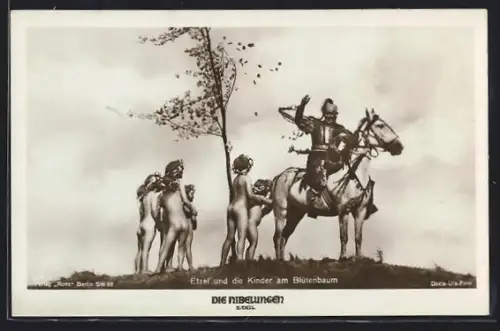 AK Die Nibelungen 2. Teil, Etzel und die Kinder am Blütenbaum, Szenenfoto mit Rudolf Klein-Rogge als Hunnenkönig Etzel