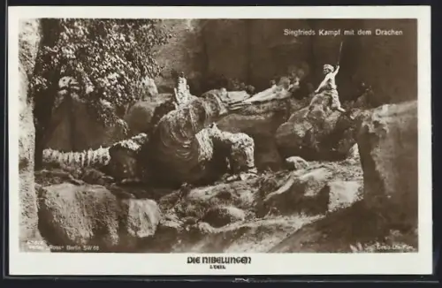 AK Die Nibelungen, Siegfried holt beim Kampf mit dem Drachen zum Schlag aus