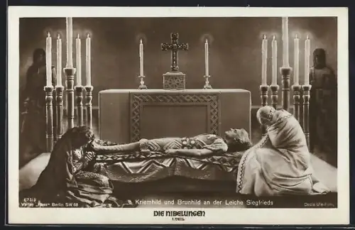 AK Die Nibelungen I. Teil, Kriemhild und Brunhild an der Leiche Siegfrieds, Altar