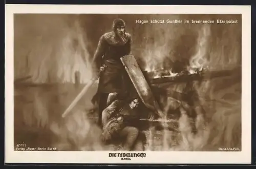 AK Film Die Nibelungen, Hagen schützt Gunther im brennenden Etzelpalast