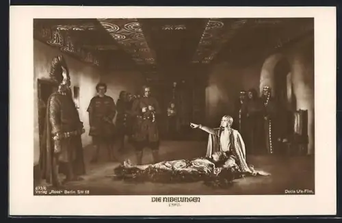 AK Ufa-Film Die Nibelungen 1.Teil, Siegfrieds Tod, Kriemhild beschuldigt Hagen des Mordes