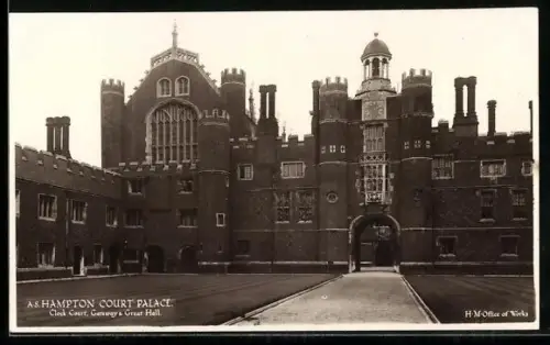 AK Hampton Court Palace, Clock Court Gateway & Great Hall