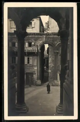 AK Split, Ulaz u Stolnu Crkvu