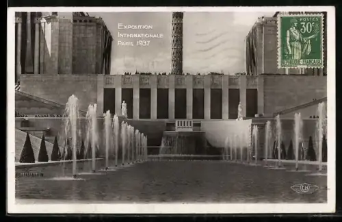 AK Paris, Exposition Internationale 1937, Les Bassins et Fontaines du Trocadero