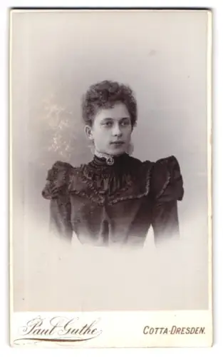 Fotografie Paul Guthe, Cotta-Dresden, Heinrichstr. 2, Porträt einer Dame