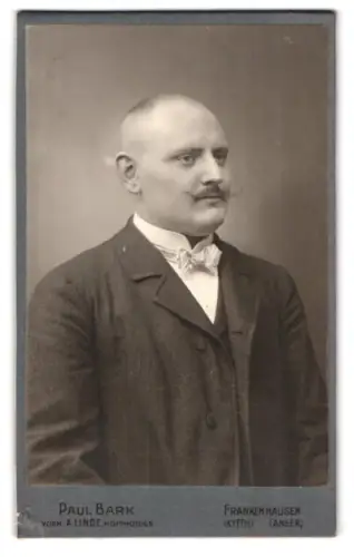 Fotografie Paul Bark, Frankenhausen, Anger, Porträt eines eleganten Herrn