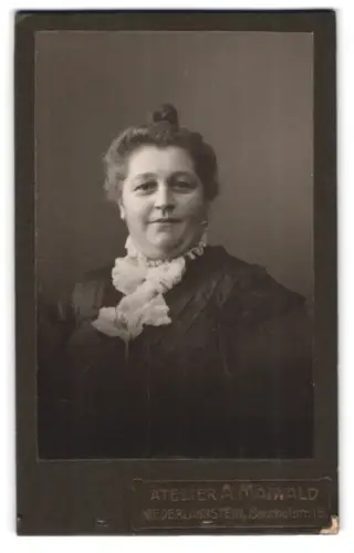 Fotografie A. Maiwald, Niederlahnstein, Bahnhofstrasse 13, Porträt einer Dame