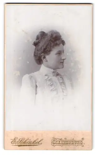 Fotografie Ernst Schinkel, Blankenburg a. H., Mauerstrasse 3, Porträt einer jungen Frau