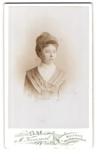 Fotografie M. Kimmel, Nürnberg, Hintere Beckschlagergasse 16, Elegantes Porträt einer Frau