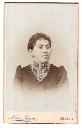 Fotografie Max Pause, Döbeln, Bahnhofstrasse, Porträt einer Dame