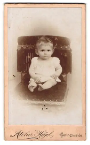 Fotografie Atelier Hegel, Geringswalde, entzückendes Kleinkind im Studio