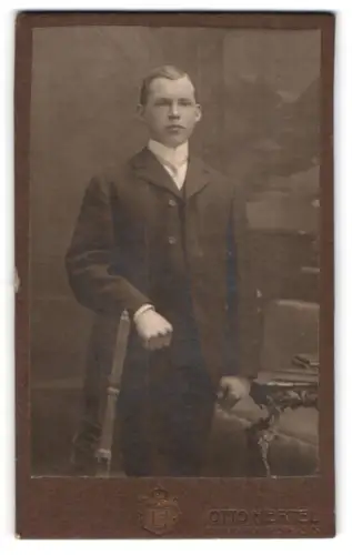 Fotografie Otto Hertel, Freiberg, Erbische Str. 11, Porträt eines jungen Mannes