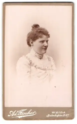 Fotografie Adolph Fischer, Weida, Bahnhofstr. 67, Porträt einer Dame