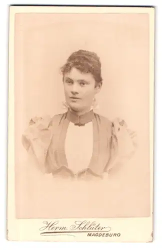 Fotografie Hermann Schlüter, Magdeburg, Breite Weg 165, Porträt einer jungen Frau