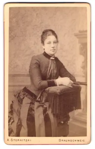 Fotografie A. Sternitzki, Braunschweig, Egydienmarkt 14, Porträt einer Dame