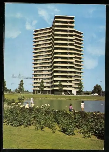 AK Wageningen, Nude flat