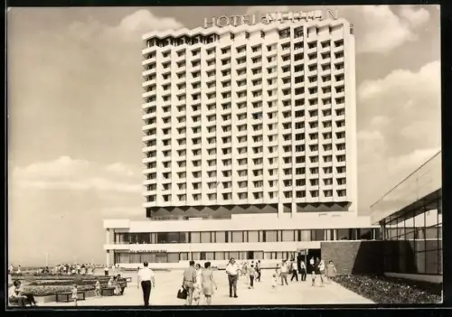 AK Rostock-Warnemünde, Partie am Interhotel Neptun