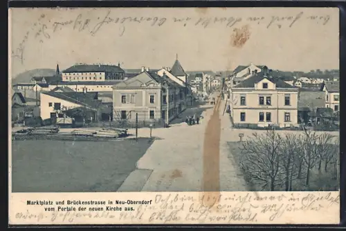 AK Oberndorf /Salzach, Neu-Oberndorf, Marktplatz und Brückenstrasse vom Portal der neuen Kirche aus