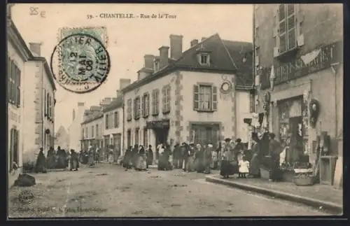 AK Chantelle, Rue de la Tour avec foule animée et boutiques