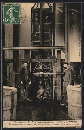 AK Néris-les-Bains, Les mineurs dans les cages à la sortie du Puits St-Étienne, 293 m de profondeur