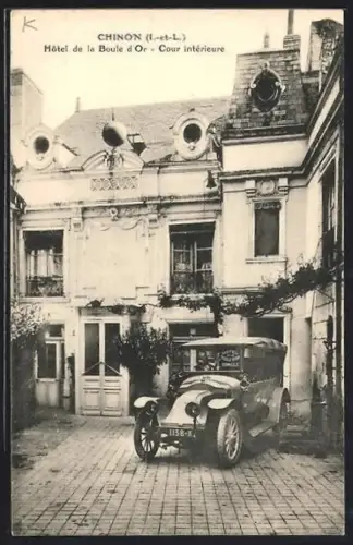 AK Chinon /I.-et-L., Hôtel de la Boule d`Or, Cour intérieure