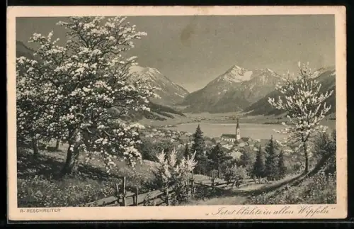 Künstler-AK Rudolf Reschreiter: Bergdorf zur Frühlingsblüte