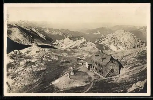 AK Schiestlhaus, Ansicht von einem Berg aus