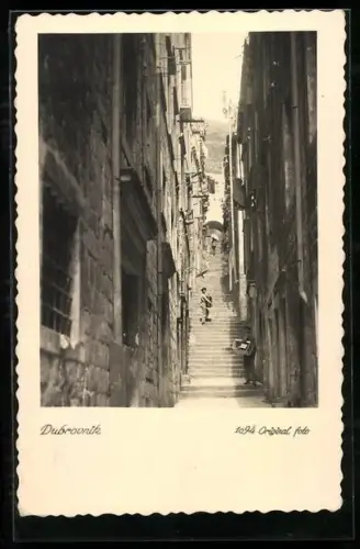 AK Dubrovnik, Strassenpartie mit Treppe