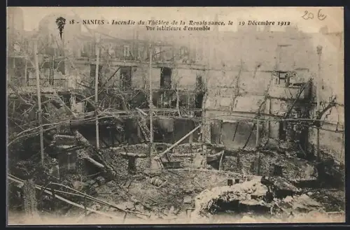 AK Nantes, Incendie du Théatre de la Renaissance, le 19 Décembre 1912, Vue intérieure d`ensemble, Brand