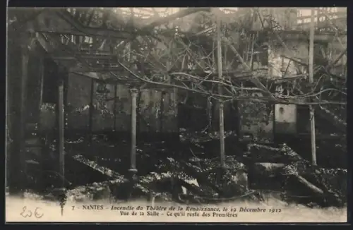 AK Nantes, Incendie du Théatre de la Renaissance, le 19 Décembre 1912, Vue de la Salle, Brand