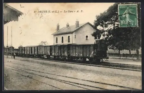 AK Druye /Indre et Loire, La Gare, Bahnhof