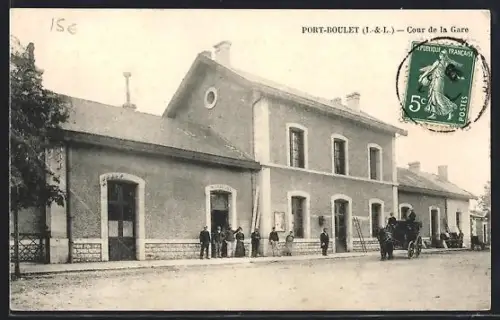 AK Port-Boulet /Indre-et-Loire, Cour de la Gare, Bahnhof