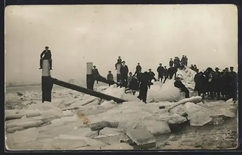 AK Gorinchem, Ortspartie mit Menschen nach Eisstoss