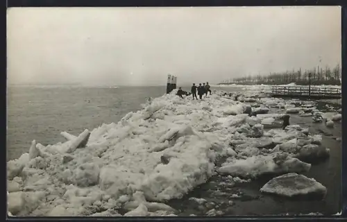 AK Gorinchem, Ortspartie mit Menschen nach Eisstoss