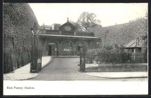 AK Putney, East Putney Station