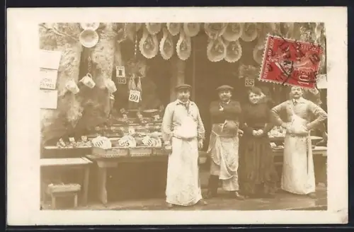 Foto-AK Paris, Fleischer-Geschäft mit Angestellten