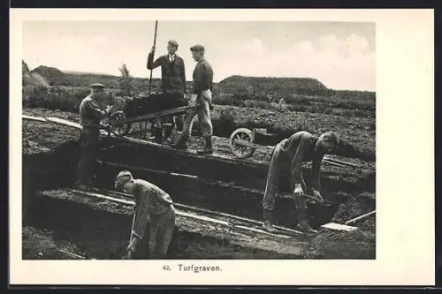 AK Arbeiter beim Torfabbau