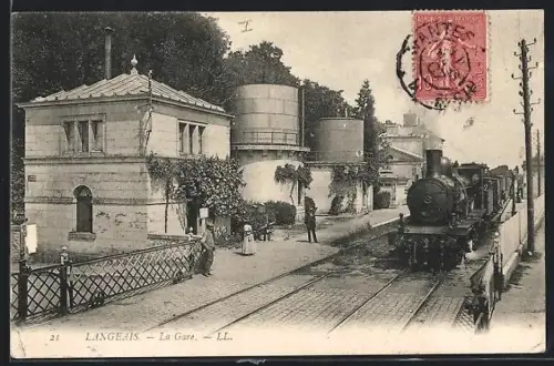 AK Langeais, La Gare, Zug hält am Bahnhof