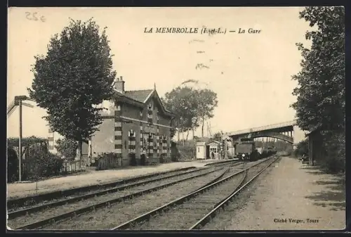 AK La Membrolle /Indre-et-Loire, La Gare, Bahnhof