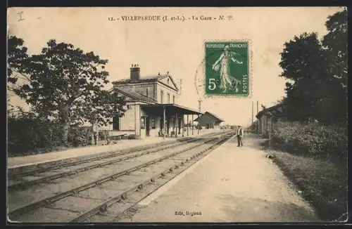AK Villeperdue /Indre-et-Loire, La Gare, Bahnhof