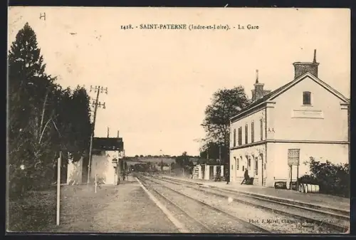 AK Saint-Paterne /Indre-et-Loire, La Gare, Bahnhof