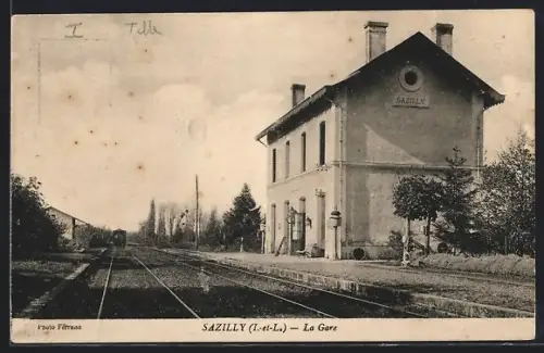 AK Sazilly /Indre-et-Loire, La Gare, Bahnhof