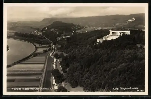 AK Regensburg-Donaustauf, Walhalla vom Flugzeug aus