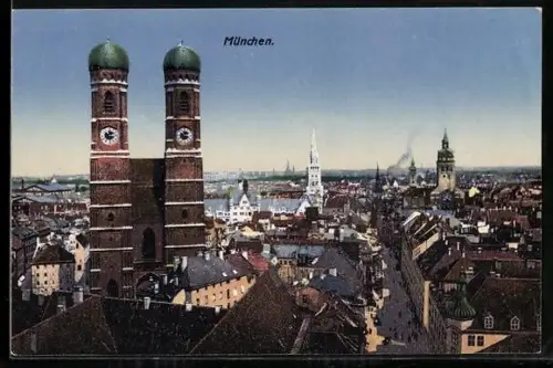 AK München, Teilansicht mit Strassenpartie und Frauenkirche