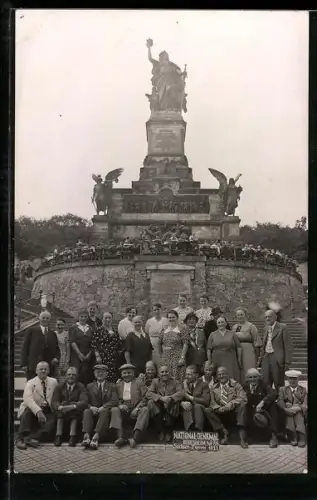 AK Rüdesheim a. Rh., National-Denkmal auf dem Niederwald, Gruppenbild Sachsen-Express 1937