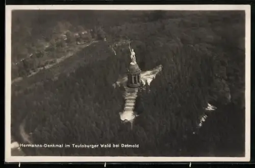 AK Detmold, Hermannsdenkmal im Teutoburger Wald vom Flugzeug aus gesehen